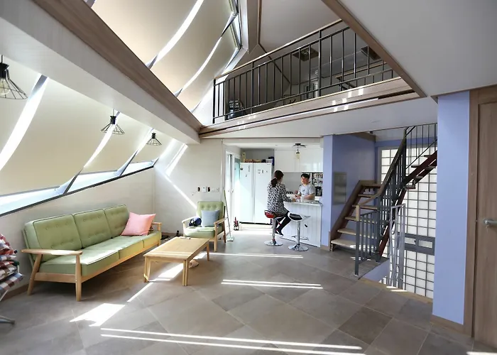 Cube Guesthouse